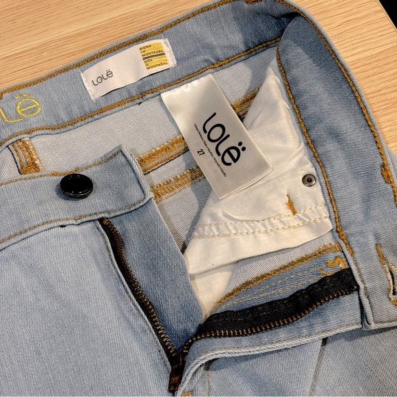 Lolë Light-washed Skinny Stretch Jeans - Picture 5 of 10